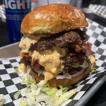 LINDY’S ON 4TH - Updated March 2026 - 587 Photos & 693 Reviews - 500 N ...