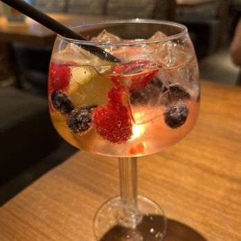Happy Restaurant - cocktail - Seafood Near Me - London, XGL