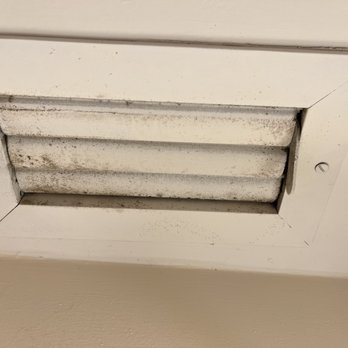 Pier Point South Condominium - Air vent in downstairs bathroom - Vacation Rentals Near Me - Saint Augustine, Florida Pier Point South Condominium - Air vent in downstairs bathroom - Vacation Rentals Near Me - Saint Augustine, Florida