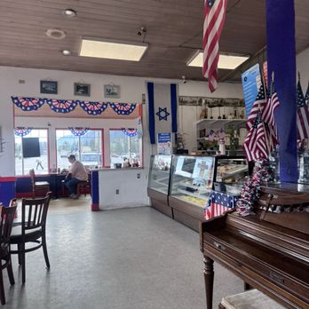 Lighthouse Cafe & Bakery - Lobby - Cafes Near Me - Seward, Alaska Lighthouse Cafe & Bakery - Lobby - Cafes Near Me - Seward, Alaska