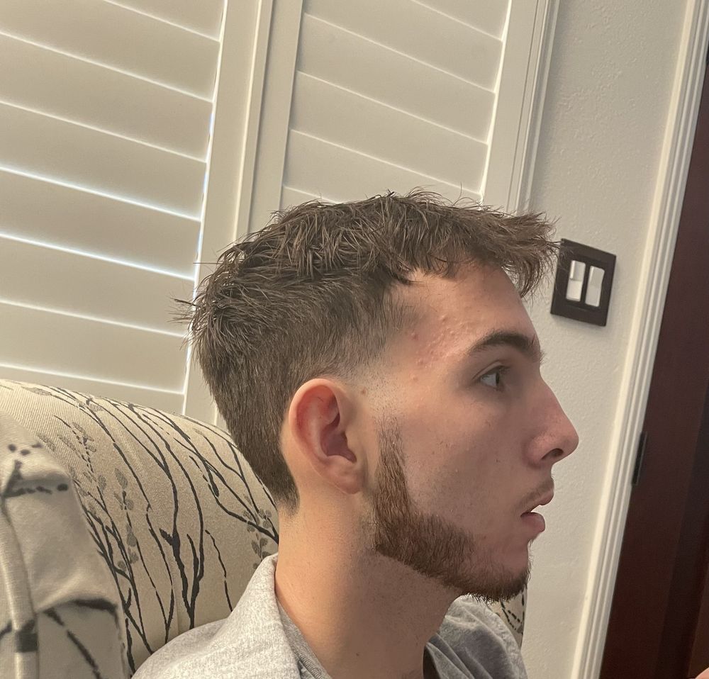 LUXE Mobile Barbershop Logo