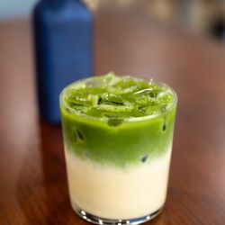 True Coffee - Peach milk matcha