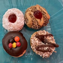 Yonutz -Henderson - Delicious tiny donuts!