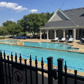 Grapevine TwentyFour 99 - Nice pool - Apartments Near Me - Grapevine, Texas