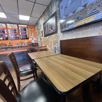 Halal House - Quaint inside seating - Mediterranean Near Me - Las Vegas, Nevada Halal House - Quaint inside seating - Mediterranean Near Me - Las Vegas, Nevada