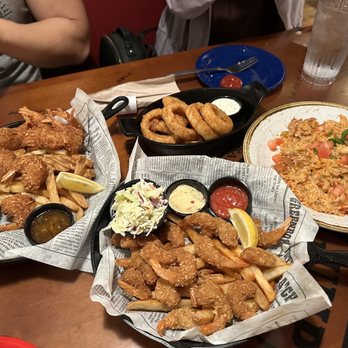 Bubba Gump Shrimp - Coconut shrimp, fried shrimp, onion rings, jambalaya - Seafood Near Me - Orlando, Florida