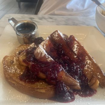 Wild Thyme Oceanside Eatery - Thick Cut French Toast with Berry compote - Breakfast & Brunch Near Me - Fort Lauderdale, Florida Wild Thyme Oceanside Eatery - Thick Cut French Toast with Berry compote - Breakfast & Brunch Near Me - Fort Lauderdale, Florida