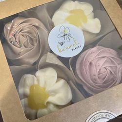 Ku'umeli Bakery - Yummy cupcakes!