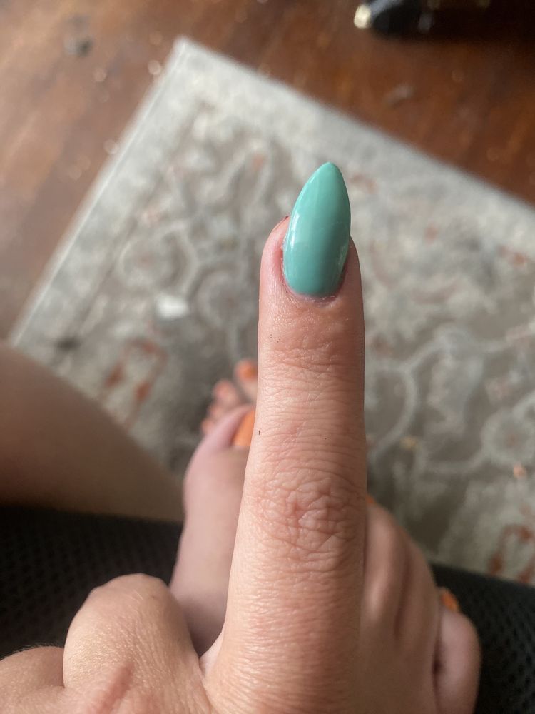 Mignonne Nail Bar Logo