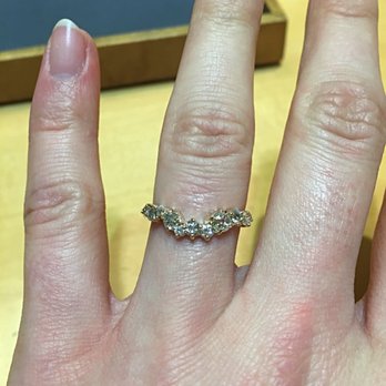 Christopher Duquet Fine Jewelry - Her wedding band. - Jewelry Near Me - Evanston, Illinois Christopher Duquet Fine Jewelry - Her wedding band. - Jewelry Near Me - Evanston, Illinois