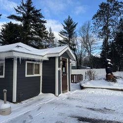 Honey Bear Inn