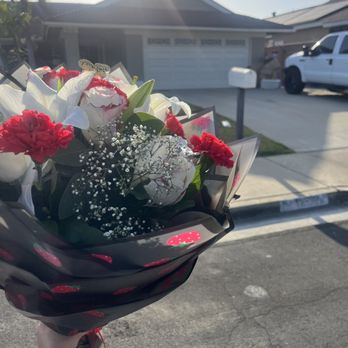 Flowers By Lorena - Beautiful flower paper - Florists Near Me - Chino, California Flowers By Lorena - Beautiful flower paper - Florists Near Me - Chino, California