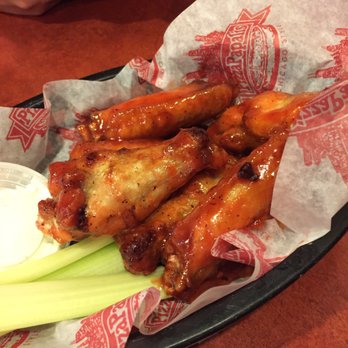 Pizza Papalis - Honey bbq traditional wings - Pizza Near Me - Toledo, Ohio