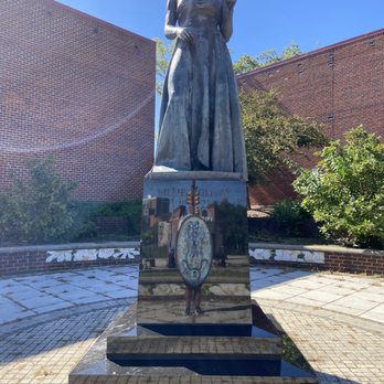 Bike and Brunch Tours - Billie Holiday Statue - Bike tours Near Me