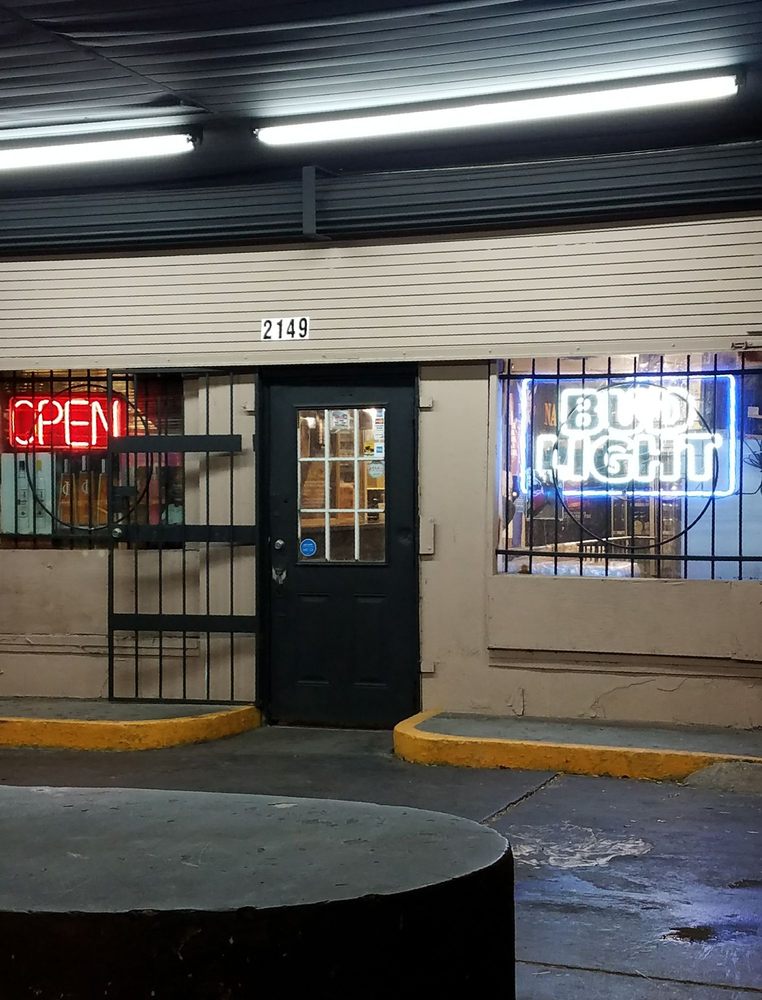 PLAZA CUT RATE LIQUOR Updated September 2024 2149 W Columbus Dr