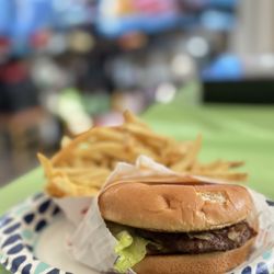 In-N-Out Burger - Hamburger & fries IG: @ammysalamii