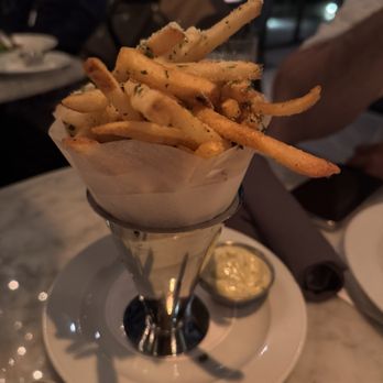 RH Rooftop Restaurant at RH Marin - Truffle fries - American Near Me - Corte Madera, California RH Rooftop Restaurant at RH Marin - Truffle fries - American Near Me - Corte Madera, California