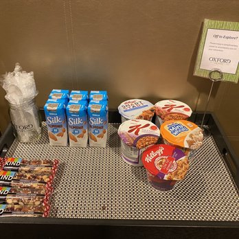 Oxford Hotel Bend - Complimentary snacks to start your day. - Hotels Near Me - Bend, Oregon