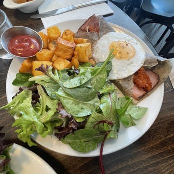 La petite joie - Savory Crepe - French Near Me - Brooklyn, New York