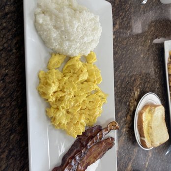 Chuck Wagon Restaurant - Great presentation COLD, Salty bacon and tasteless grits - Southern Near Me - Miami, Florida