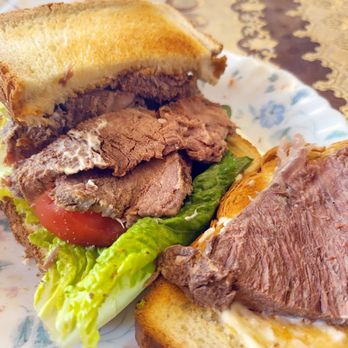 Yasser’s Cafe - Roast Beef Sandwich $7.00 ~ 多塊厚切燒牛肉，一次過吃不完，我只能吃半份帶走半份 - Cafes Near Me - Burnaby, British Columbia
