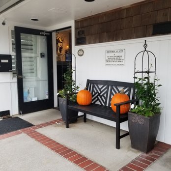 Cannon Beach Hotel Collection - Front porch - Hotels Near Me - Cannon Beach, Oregon