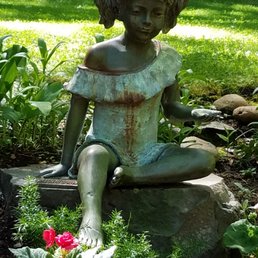 Statue dedicated by parents to their late daughter. Statue dedicated by parents to their late daughter.