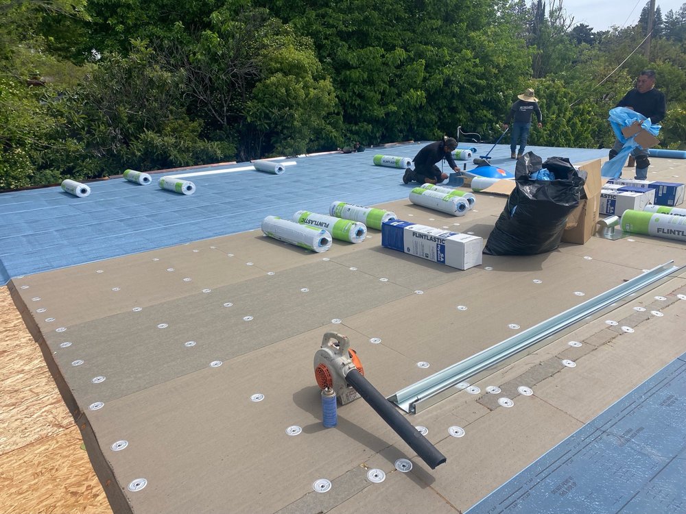 Slide of Freeman Roofing