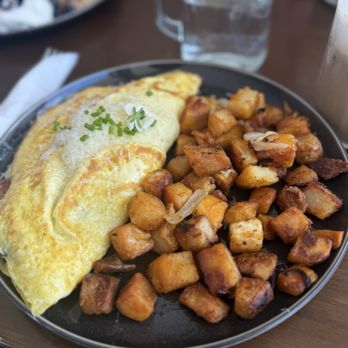8th Haus Cafe - Mushroom omelette - Breakfast & Brunch Near Me - Anaheim, California 8th Haus Cafe - Mushroom omelette - Breakfast & Brunch Near Me - Anaheim, California