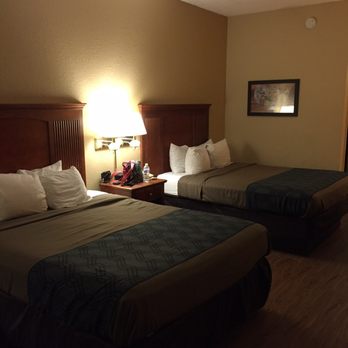 Econo Lodge - Double beds room 135, looks nice from entry, but was kinda dirty. - Hotels Near Me - Cordele, Georgia Econo Lodge - Double beds room 135, looks nice from entry, but was kinda dirty. - Hotels Near Me - Cordele, Georgia