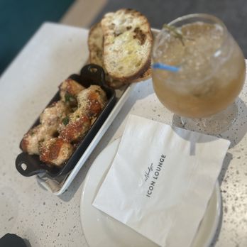 Icon Lounge at Nordstrom - Lounges Near Me - Bellevue, Washington Icon Lounge at Nordstrom - Lounges Near Me - Bellevue, Washington