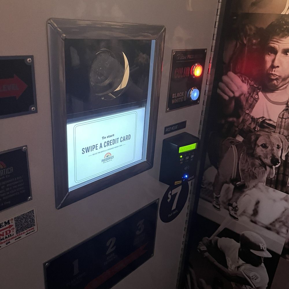 Beckett's - Photo Booth - Sports Bars Near Me - Kansas City, Missouri Beckett's - Photo Booth - Sports Bars Near Me - Kansas City, Missouri