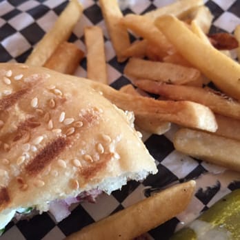 Two Rivers Cafe - Great burger with high quality beef - Pizza Near Me - Downieville, California