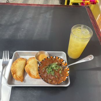 Situ Tacos - Beef tacos and soup Pineapple agua fresca - Tacos Near Me - Seattle, Washington Situ Tacos - Beef tacos and soup Pineapple agua fresca - Tacos Near Me - Seattle, Washington