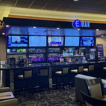 Emagine Macomb - Bar - Cinema Near Me - Macomb, Michigan