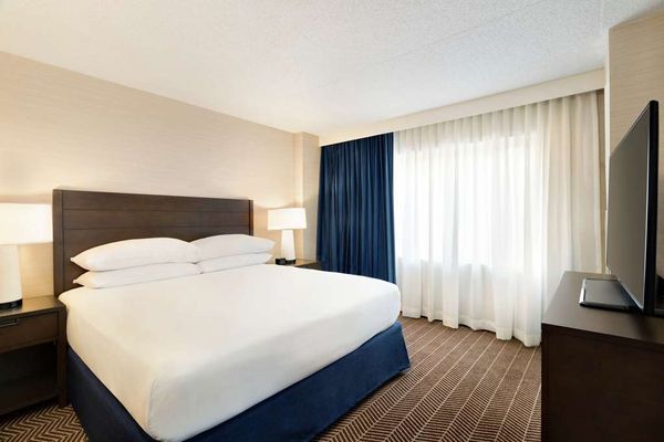 Embassy Suites by Hilton Boston at Logan Airport by null