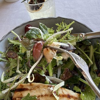 Pelican Grill - Newport salad with chicken - New American Near Me - Newport Coast, California Pelican Grill - Newport salad with chicken - New American Near Me - Newport Coast, California