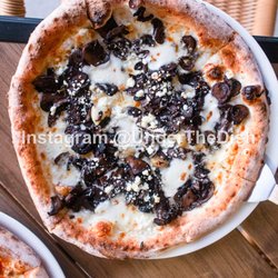 G's Pizza - Funghi Pizza