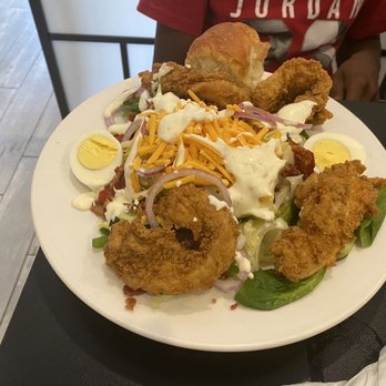Maple Leaf Diner - American Near Me - Dallas, Texas Maple Leaf Diner - American Near Me - Dallas, Texas