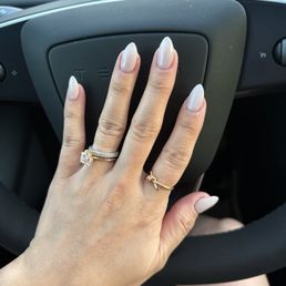 Service: hybrid gel fill + almond shape