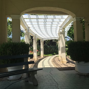 Wrigley Gardens - Walkway at Wrigley - Botanical Gardens Near Me - Pasadena, California