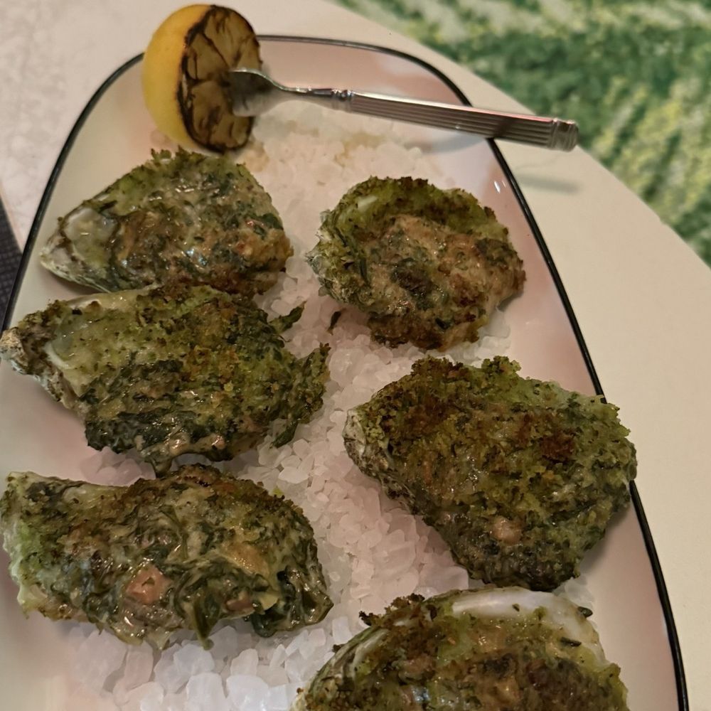 Cirque St. Armands Beachside - Ringside - Rockefeller Oysters - Seafood Near Me - Sarasota, Florida Cirque St. Armands Beachside - Ringside - Rockefeller Oysters - Seafood Near Me - Sarasota, Florida