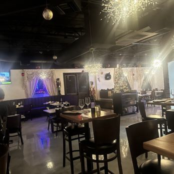 Tre Bicchieri - Wine Bars Near Me - Glendale, Arizona