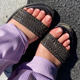 Basic pedicure with French tips Basic pedicure with French tips
