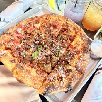 The Stillery - Meatza pizza - Music Venues Near Me - Phoenix, Arizona The Stillery - Meatza pizza - Music Venues Near Me - Phoenix, Arizona