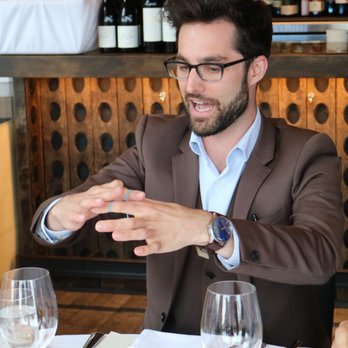 David Gerard - David doing his thing at EPIC Steak Restaurant - Magicians Near Me David Gerard - David doing his thing at EPIC Steak Restaurant - Magicians Near Me