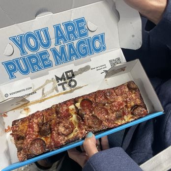 MOTO Pizza - T-Mobile Park - Amazing looking.  Freakishly weird tasting - Pizza Near Me - Seattle, Washington