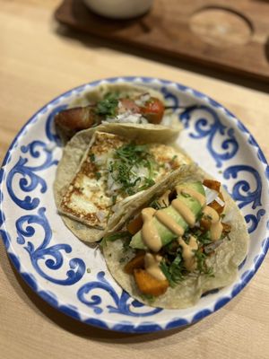 Mezkla Taqueria by null