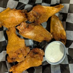 Mattingly's Sports Bar & Grill - Small order of wings with dry rub