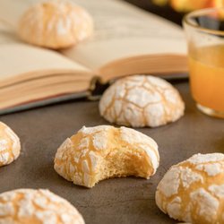 Pesteh Bakery - Orange Crinkle Cookie